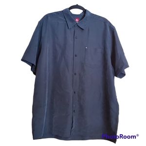 EUC quicksilver button up shirt size XL